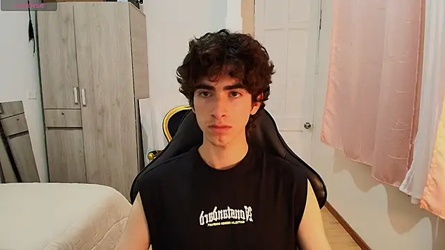 Nude Boy18 online show from 21, 9, 2025