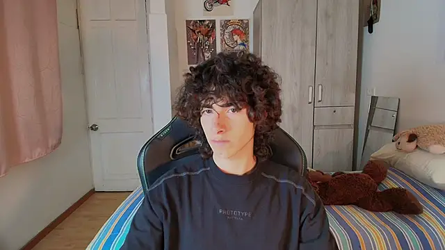 Nude Boy18 online show from 23, 3, 2026