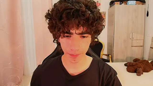 Nude Boy18 online show from 25, 10, 2025