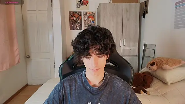 Nude Boy18 online show from 2, 4, 2026