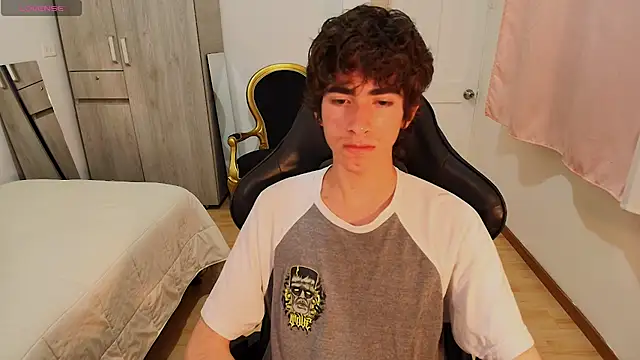 Nude Boy18 online show from 15, 9, 2025