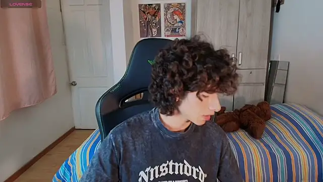 Nude Boy18 online show from 19, 1, 2026