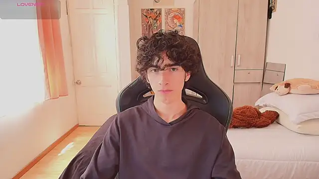 Nude Boy18 online show from 16, 5, 2026