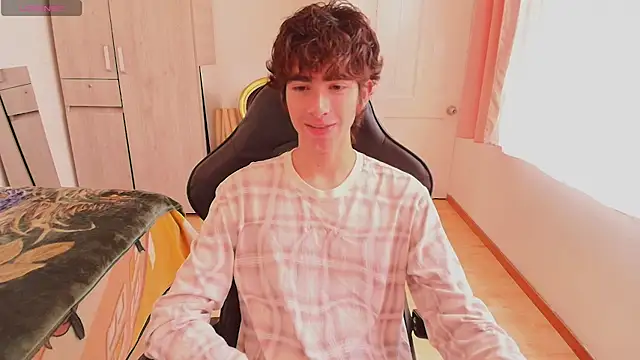 Nude Boy18 online show from 11, 9, 2025