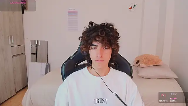 Nude Boy18 online show from 17, 2, 2026