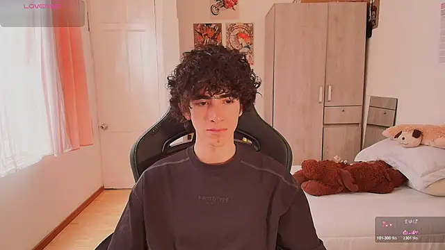 Nude Boy18 online show from 19, 5, 2026