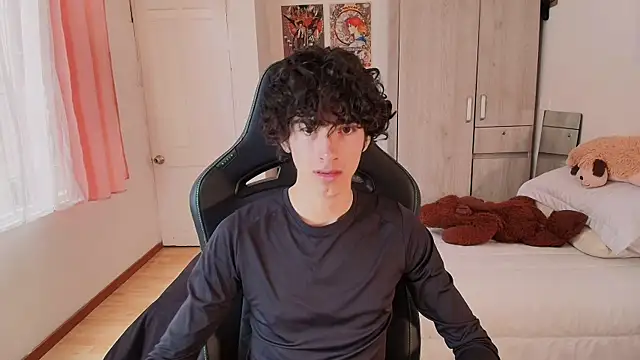 Nude Boy18 online show from 17, 5, 2026