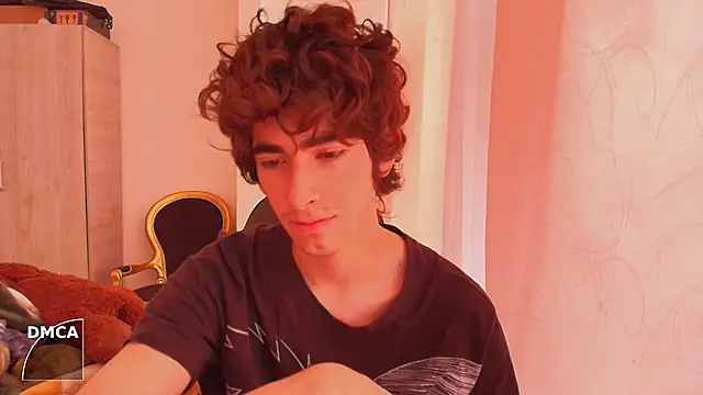 Nude Boy18 online show from 3, 10, 2025