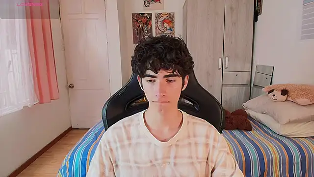 Nude Boy18 online show from 28, 5, 2026