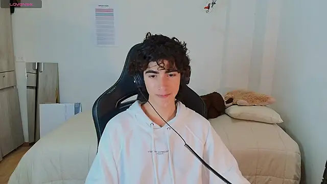 Nude Boy18 online show from 15, 2, 2026