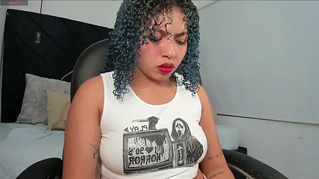 Snapshot of momo_ayasse chatting on 1, 6, 2026 momo ayasse online show from 1, 6, 2026