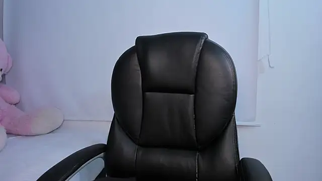 Snapshot of momo_ayasse chatting on 18, 3, 2026 momo ayasse online show from 18, 3, 2026