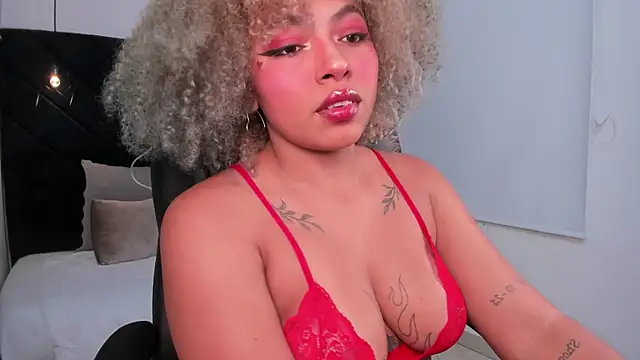 Snapshot of momo_ayasse chatting on 15, 2, 2026 momo ayasse online show from 15, 2, 2026