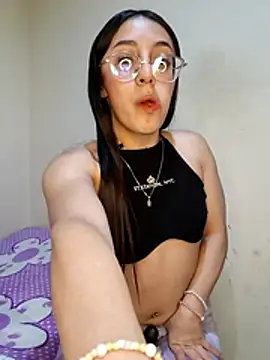 StefaniaFoxx  online show from 7, 3, 2026