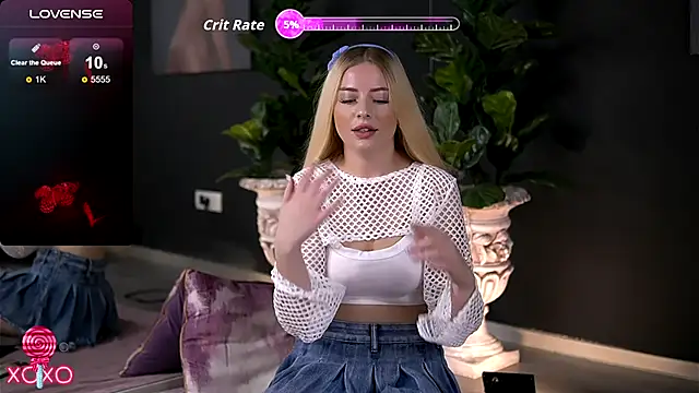 SerenaNoir online show from 4, 10, 2025