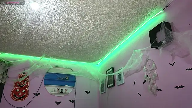 MiSofialeal online show from 29, 10, 2025