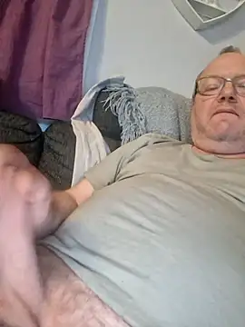 Snapshot of pettson72 chatting on 21, 4, 2026 pettson72 online show from 21, 4, 2026