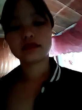 XoiXoi232 online show from 10, 10, 2025