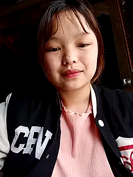 XoiXoi232 online show from 17, 11, 2025