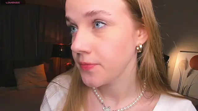 OdellaFrake online show from 12, 9, 2025