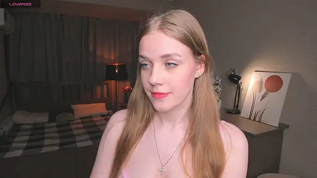 OdellaFrake online show from 20, 9, 2025