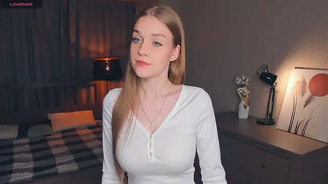 OdellaFrake online show from 19, 9, 2025