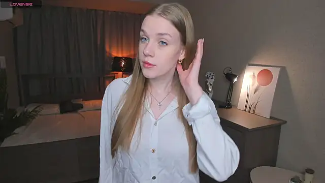 OdellaFrake online show from 3, 12, 2025