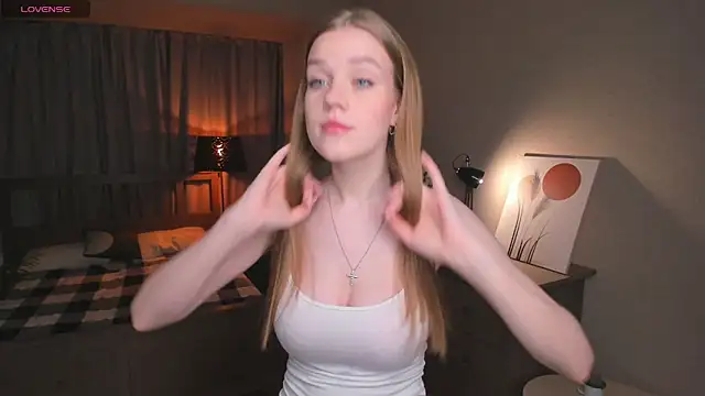 OdellaFrake online show from 30, 10, 2025