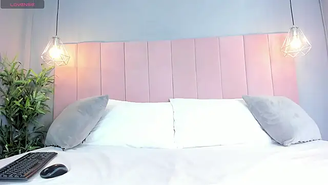 Cloe Black online show from 23, 10, 2025