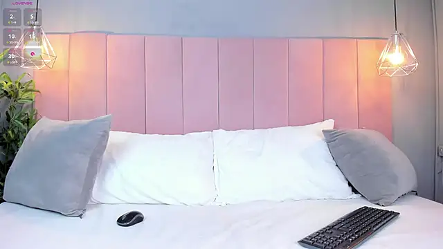 Cloe Black online show from 10, 9, 2025