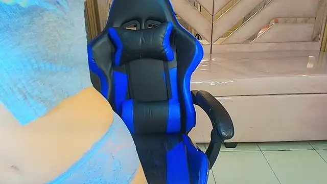 zoe r  online show from 25, 11, 2025