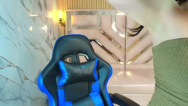 zoe r  online show from 9, 10, 2025