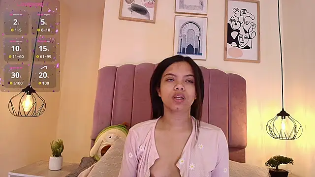 Isabelgh  online show from 4, 11, 2025