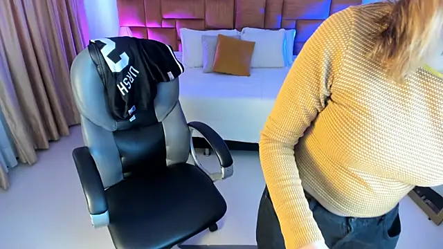 Catti Brie online show from 1, 10, 2025