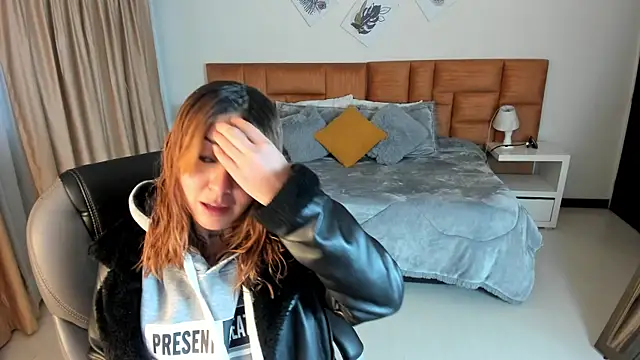 Catti Brie online show from 8, 11, 2025