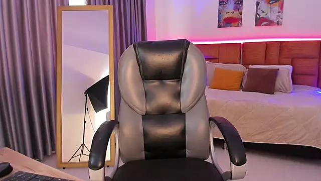 Catti Brie online show from 23, 4, 2026