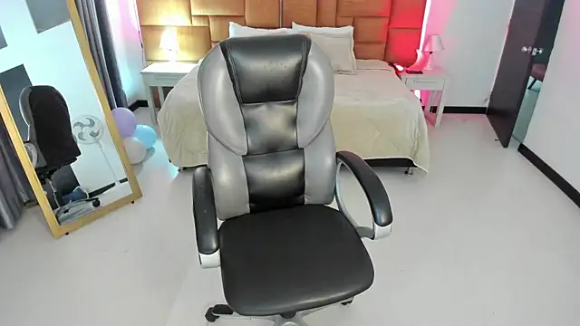Catti Brie online show from 25, 4, 2026