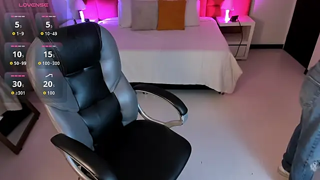 Catti Brie online show from 2, 10, 2025