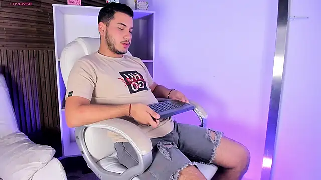 Axel grey  online show from 12, 11, 2025