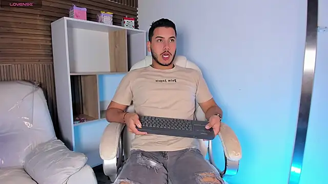 Axel grey  online show from 4, 10, 2025