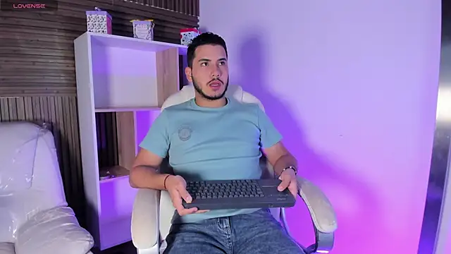 Axel grey  online show from 11, 10, 2025