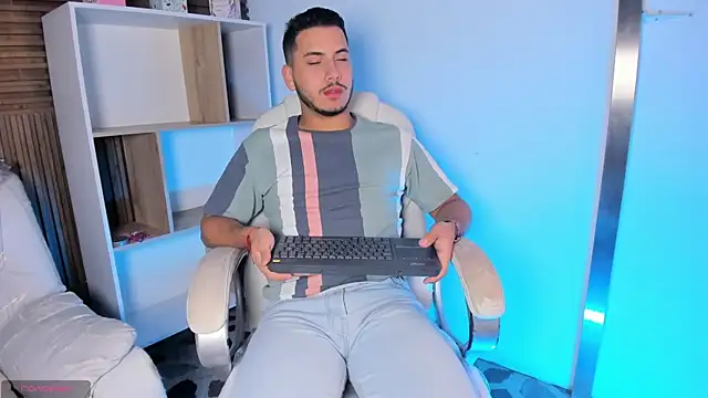 Axel grey  online show from 25, 9, 2025