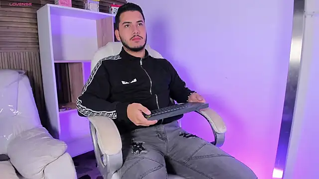 Axel grey  online show from 10, 10, 2025