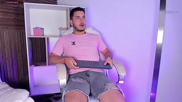 Axel grey  online show from 5, 11, 2025