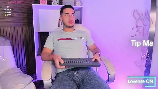 Axel grey  online show from 18, 11, 2025