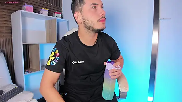 Axel grey  online show from 6, 10, 2025