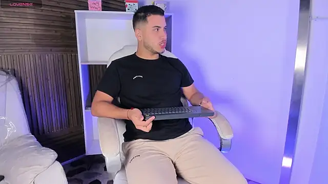 Axel grey  online show from 14, 11, 2025