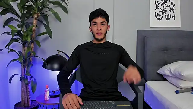 Tylerffoxx online show from 4, 5, 2026