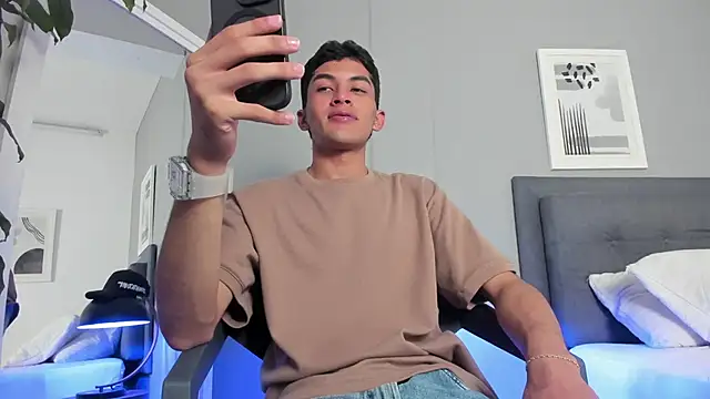 Tylerffoxx online show from 14, 10, 2025