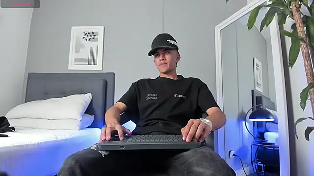 Tylerffoxx online show from 13, 9, 2025